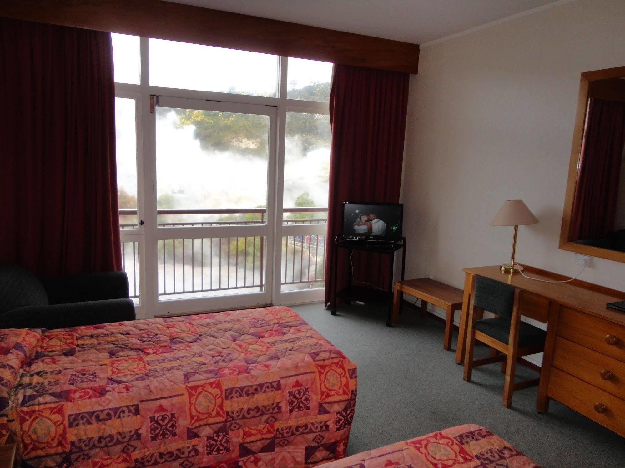 Silver Oaks Hotel - Geyserland Rotorua Bagian luar foto